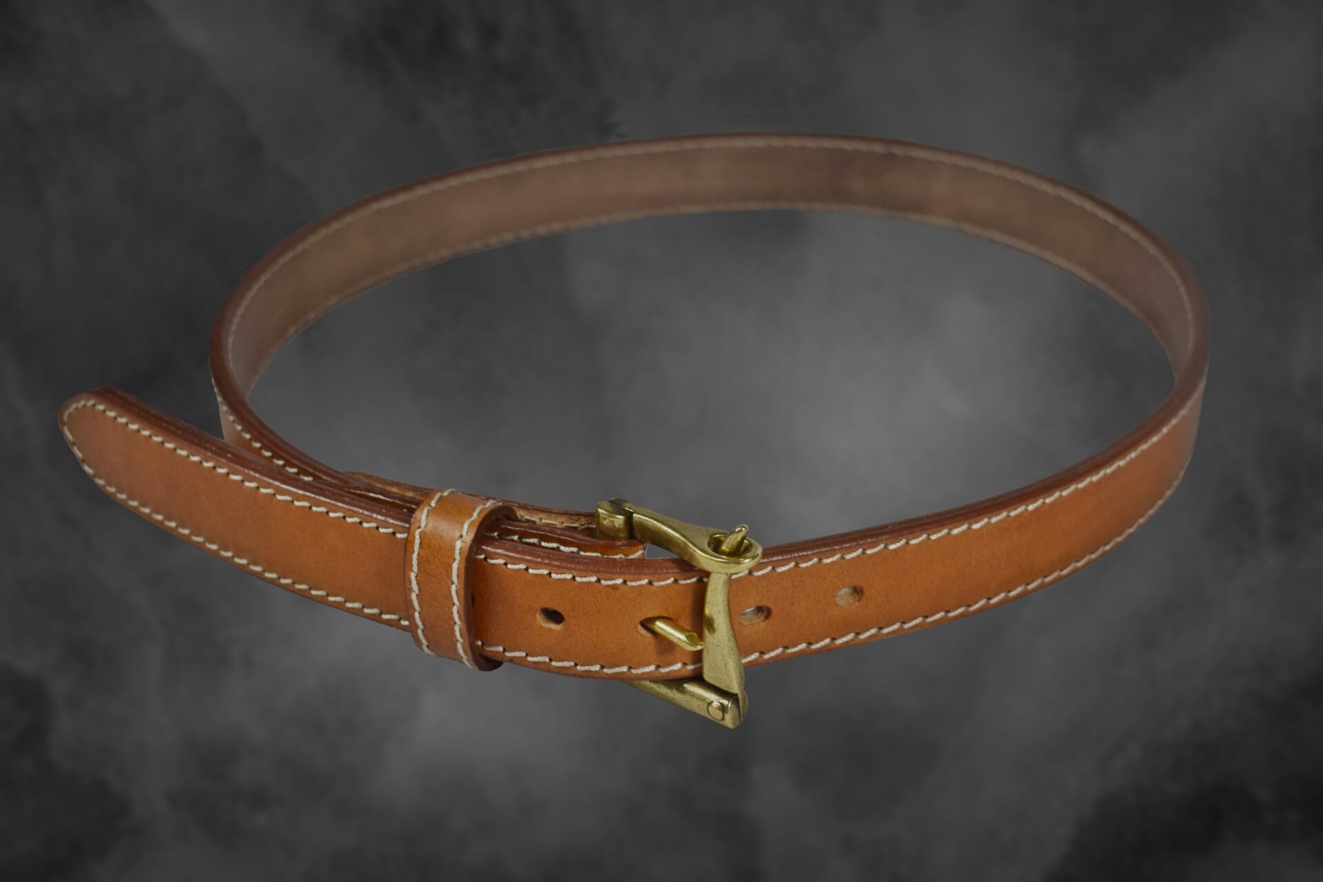 Quick draw leather belt